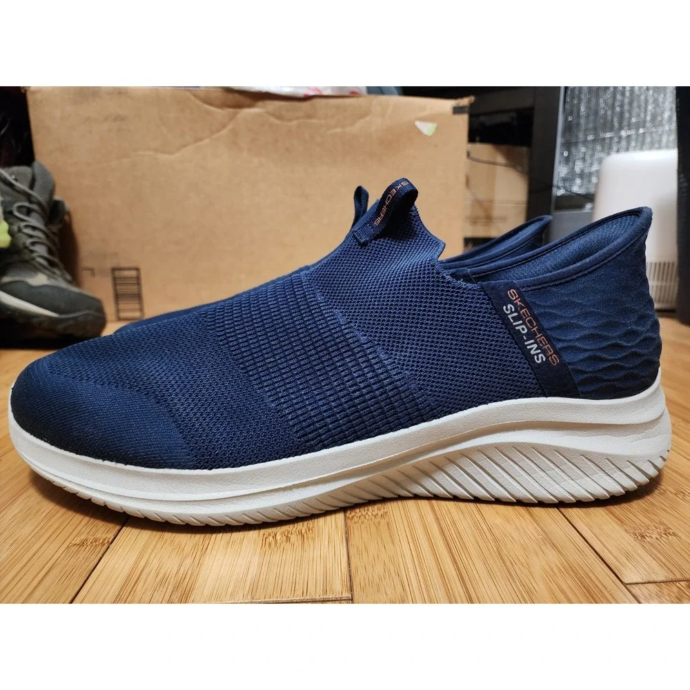 Skechers men slip